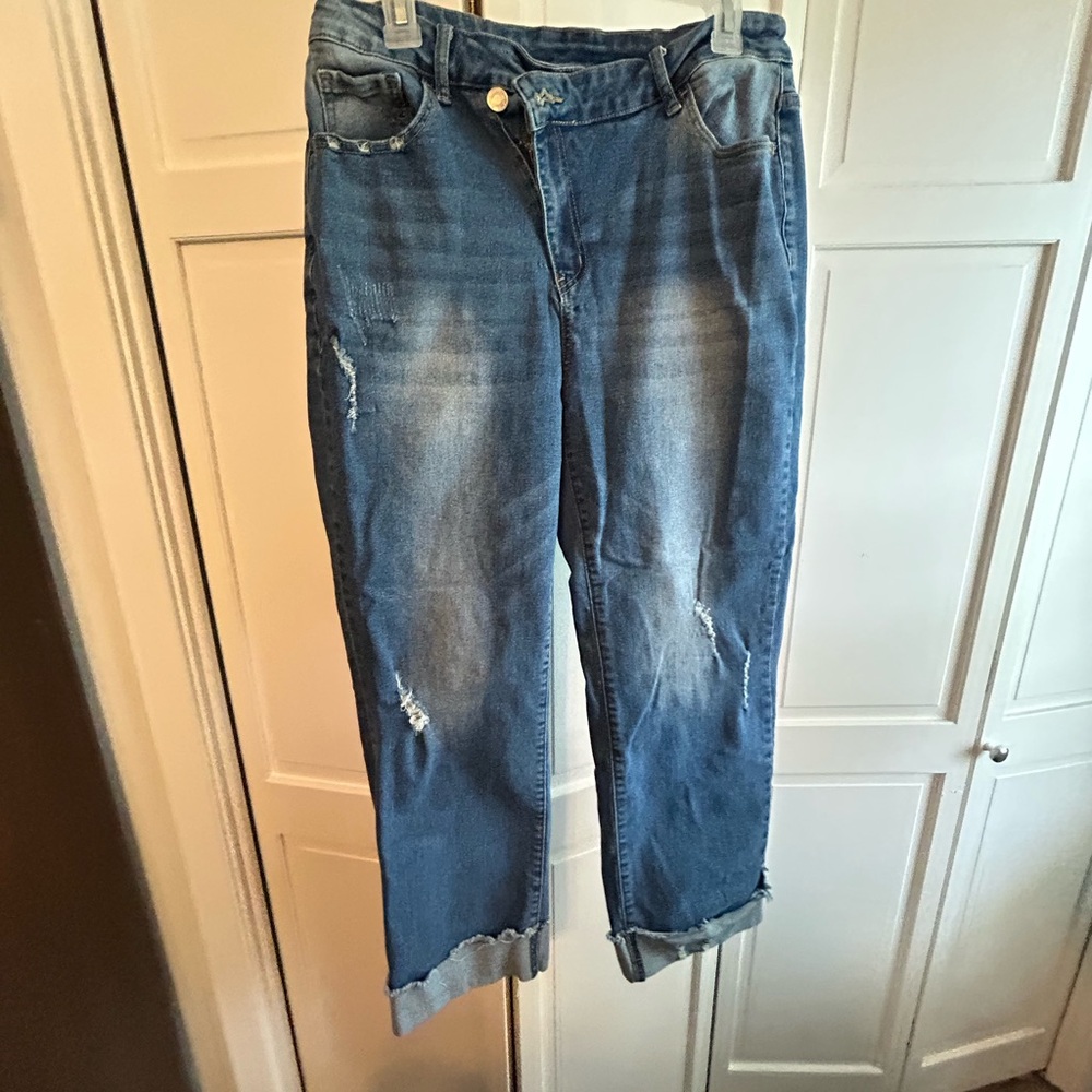 Distressed Blue JeansTemu off set button